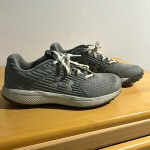 Men’s baseball turf, cleats